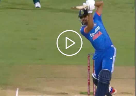 [WATCH] Shreyas Iyer Clobbers Dwarshuis Over Long-Off For Elegant Six In IND vs AUS 5th T20I